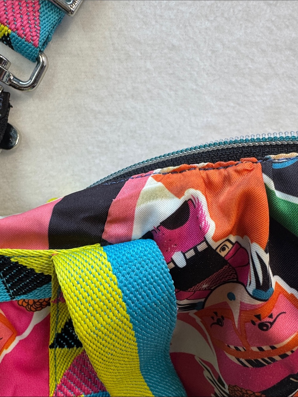 Harajuku Lovers Fatal Attraction to Cuteness Tote - Picture 11 of 12